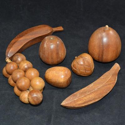 Vintage Lot of Wooden Centerpiece Fruit