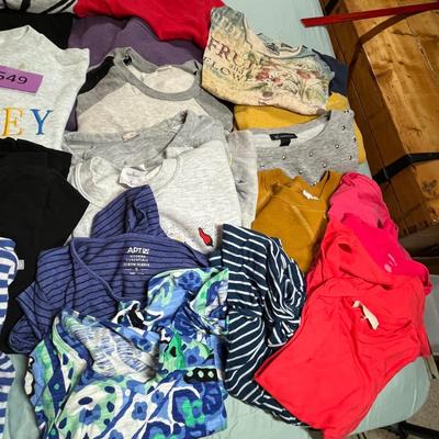 Lot of womens tops