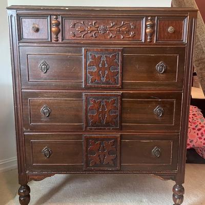 Vintage 4-drawer Chest of Drawers Dresser with Leaf Accents