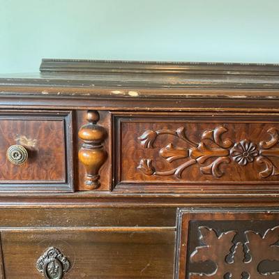 Vintage 4-drawer Chest of Drawers Dresser with Leaf Accents