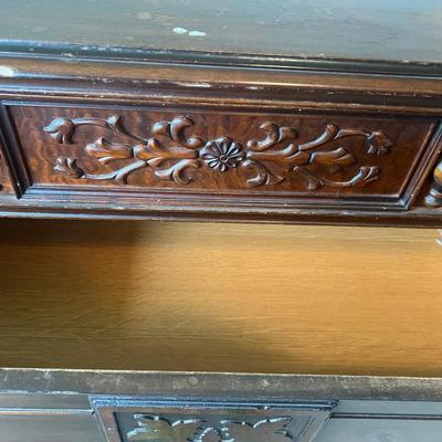 Vintage 4-drawer Chest of Drawers Dresser with Leaf Accents