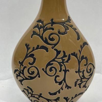 Vase brown black