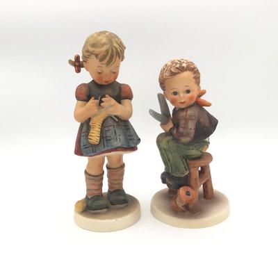 LOT 24D: Vintage Goebel M.I. Hummel Figurines - 1982 6.5inch 