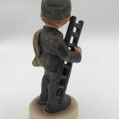 LOT 30D: Vintage Goebel M.I. Hummel Figurines - 1970s 5.75inch 