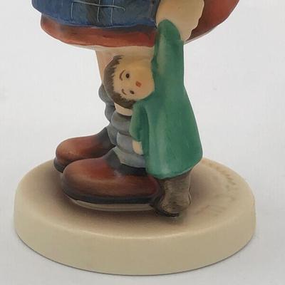 LOT 36D: Vintage Goebel M.I. Hummel Figurines - 1960s/70s 5.75inch 