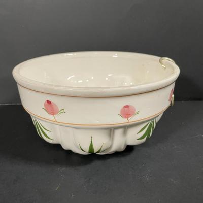 LOT 62B: Wedgwood Bone China Wild Strawberry Bell, Lefton Hand Painted Porcelain, Vintage Jello Mold & More