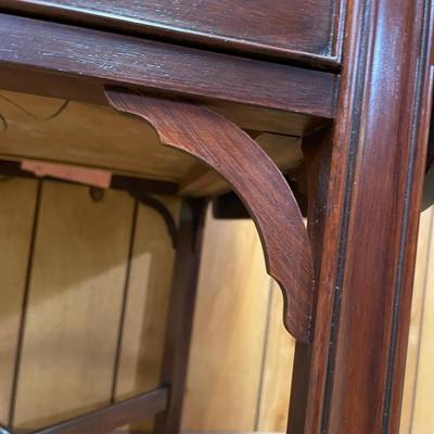 LOT 80B: Vintage Henkel - Harris Mahogany Furniture Set - Drop Leaf Oval Table, Chairside Chest & Drop Leaf Side Table