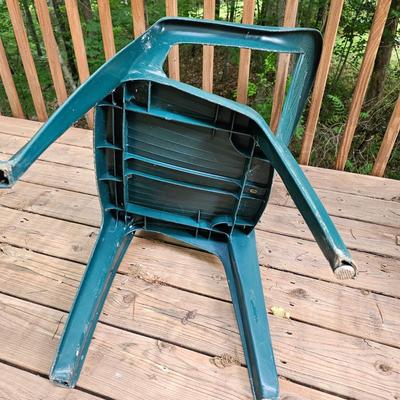 Four Outdoor Plastic Chairs + Table (D-JS)