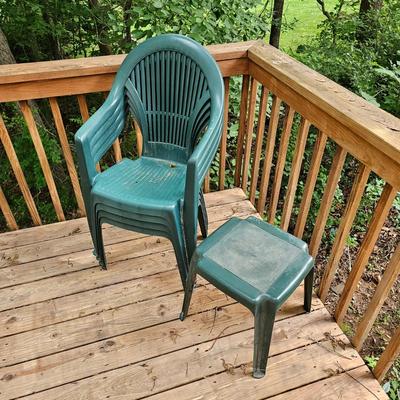 Four Outdoor Plastic Chairs + Table (D-JS)