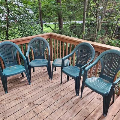Four Outdoor Plastic Chairs + Table (D-JS)