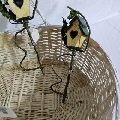 White Basket & Floral Decor Items (B1-JS)