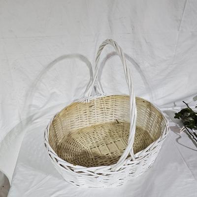 White Basket & Floral Decor Items (B1-JS)