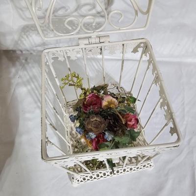 White Basket & Floral Decor Items (B1-JS)