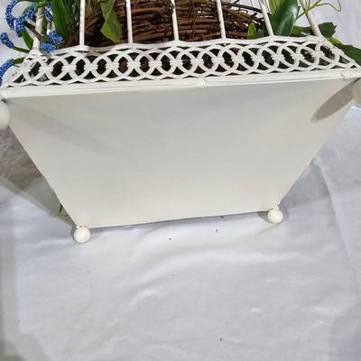 White Basket & Floral Decor Items (B1-JS)