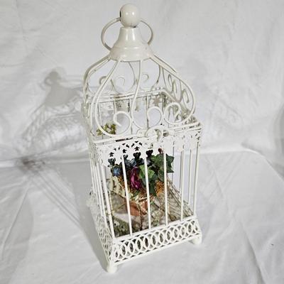 White Basket & Floral Decor Items (B1-JS)