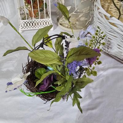 White Basket & Floral Decor Items (B1-JS)