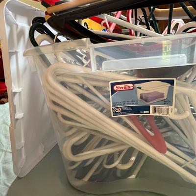 Large tub of good hangers...no wire!