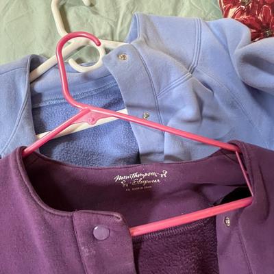 Lot of women's fleece & other house coats