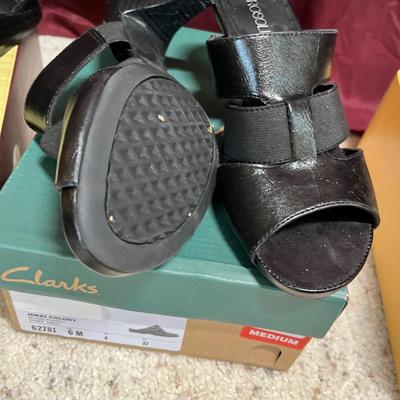 5 pair of clogs & sandles
