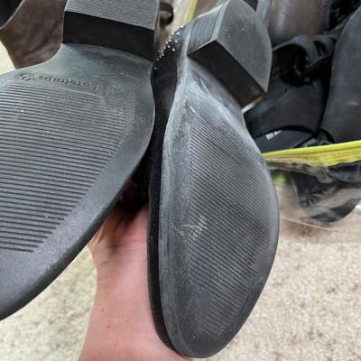 Lot of ladies shoess
