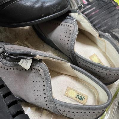 Lot of ladies shoess