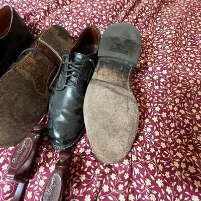 Men's dress shoes