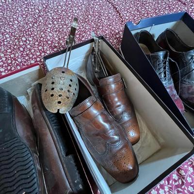 Men's dress shoes