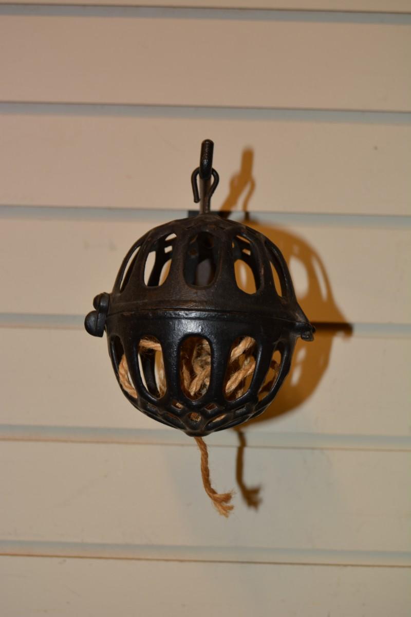 Vintage Cast Iron String Dispenser 4.5”x4”