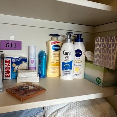 Lot of bathroom supplies