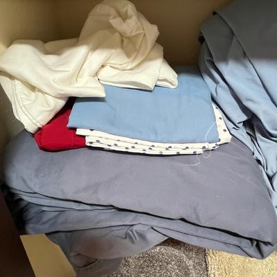 Large lot of towels