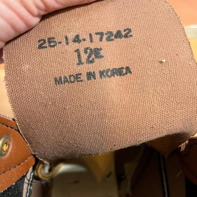 New leather men's work boots