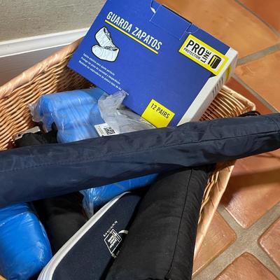 Men's gloves and hats