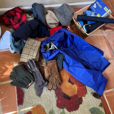 Men's gloves and hats