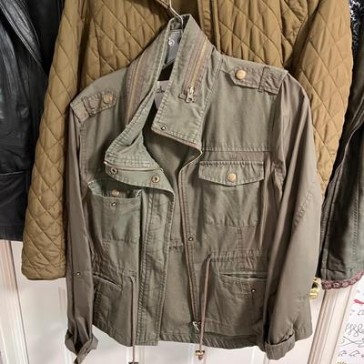 Women's coats/ jackets