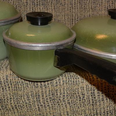 Vintage Set of 4 ‘CLUB’ Aluminum Avocado Cookware