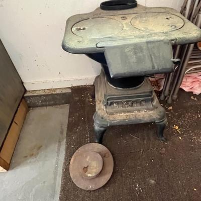 Antique cast iron cook stove