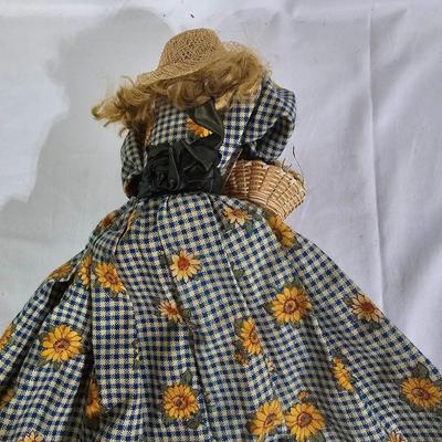 Assorted Country Style Dolls & Animals (B1-JS)