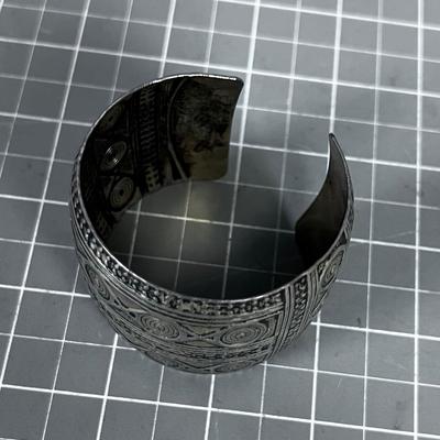 Not Marked Cool Cuff 