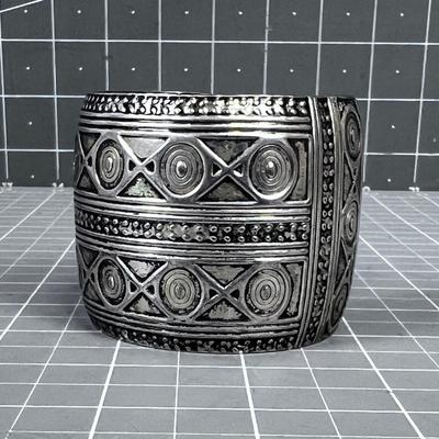 Not Marked Cool Cuff 