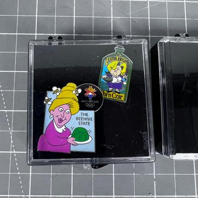 (3) 2002 Winter Olympics Pins in Box - Beehive with Jello 