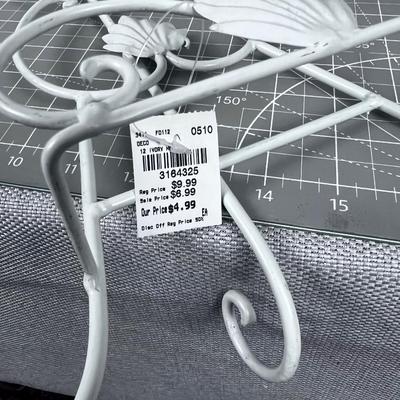 Various Sizes of Wire Easels (7) 