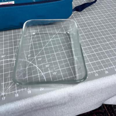 Pyrex Portables; 1 Case and 3 Pans 