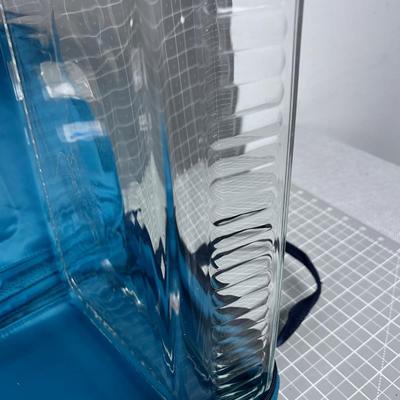 Pyrex Portables; 1 Case and 3 Pans 