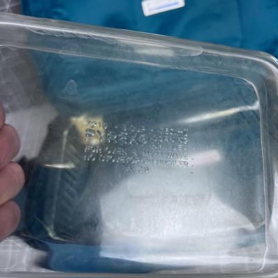 Pyrex Portables; 1 Case and 3 Pans 