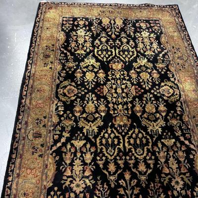 RUG Black & Gold 00