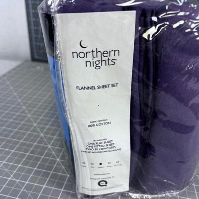 New Northern Lights Queen Size PURPLE Flannel NEW 