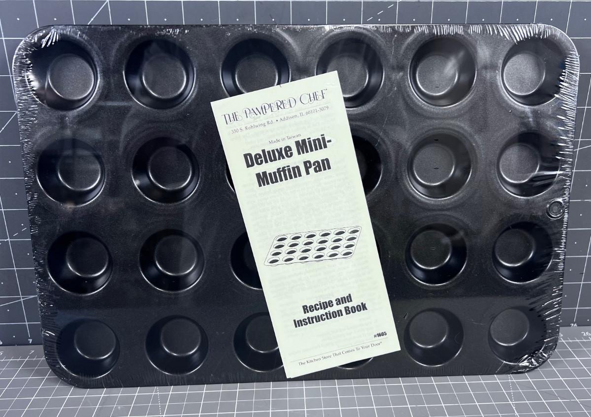 The Pampered Chef Mini Muffin Pan NEW