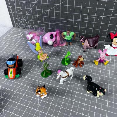 Nice Lot of Disney Small Characters 
