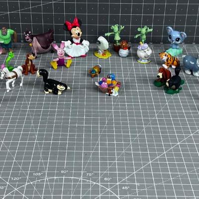 Nice Lot of Disney Small Characters 