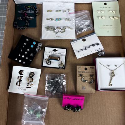 Earrings on the Card 